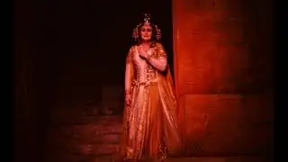 Joan Sutherland as Magnificent Sit&acirc; (Vancouver, 1977)