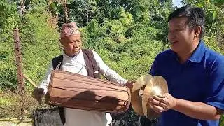 किरात राईहरूकाे उधाैलि पर्वकाे अवसरमा ढाेल र झ्यम्टा बजाउदै 😍😍😍