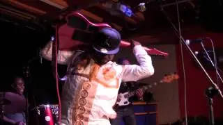 Bobby James Nguime gate le coin au Cabaret du Monde à Stuttgart
