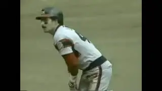 HOF Dave Winfield showing off his arm versus the White Sox, 1985