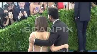 Selena Gomez & The Weeknd Kiss At The Met Gala 2017 5/1/2017