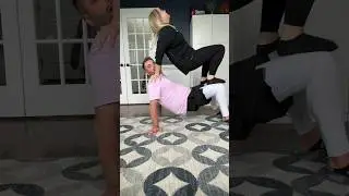 Пробую парную йогу! 🤣😂 #йога #шорты #целипары