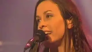 Alanis Morrissette VS Sinead O'Connor - Nothing Compares 2 Thank U (Mashup)