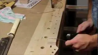 BBG-V007 Fabrication d'une guitare électrique - Installation des frettes