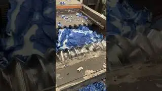 #doubleshaftshredder #dualshaftshredder #shreddermachine #crushermachine #scrap #wastetires