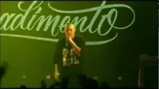 Fabri Fibra- Coccole (live alcatraz 2006)