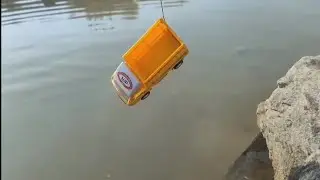 Eicher tractor 🚜, Mahindra pickup 🛻 JCB3XD fell into the pond @Gadb-n5r