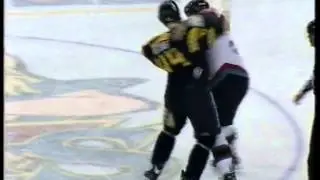 Barry Nieckar vs Paxton Schulte ISL fight 29-12-02