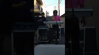 VIno Helio y su banda virtual a pasar un buen rato.