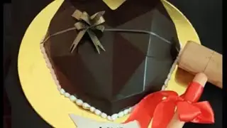 Diamond heart cake