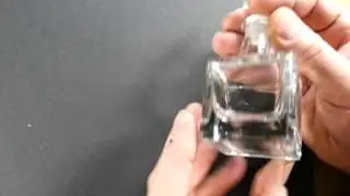 BEAUTIFUL & ELEGANT ORIGINAL ART DECO PRESSED GLASS PERFUME BOTTLE/FLAGON