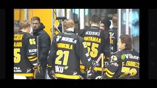 Oulussa IFK-fanit sekoilee soihtujen kanssa katsomossa | Halli t&auml;ynn&auml; savua ja peli viiv&auml;styy