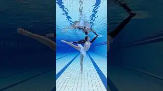 Satisfying Underwater Ballerina Walk 🩰