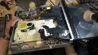 DVD-диск Panasonic SA-PT750 завис при инициализации. Можно ли это исправить?