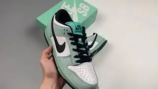 Nike SB Dunk Low Sea Crystal Green Glow Black White 819674-301