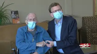 U.S. Representative Dusty Johnson honors two Vietnam veterans in Rapid City