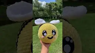 I MADE A JUMBO CROCHET BEE #Shorts