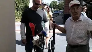 Paparazzi captures the POP-A-ZOT-Z: San Carlos Art & Wine Faire 2010