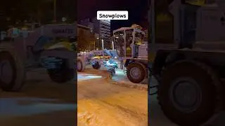 Japan&rsquo;s winter warriors at work! ❄️🚜 These snow cleaning vehicles keep the roads clear😍