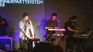 Innerpartysystem iPhone Set Live @Apple Store - London - 