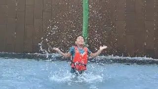 Having fun#swimming #pool #fun #singapore #yt #old #song #shorts #oldidgold 