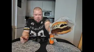 SWEDISH BANANA BURGER
