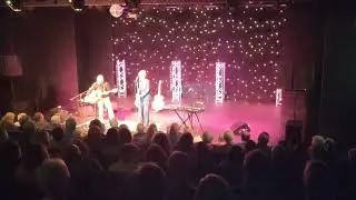 Kiki Dee & Carmelo Luggeri at the Lamp Room Theatre Barnsley singing Harvest Moon.