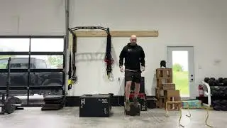 Forward Split Lunge Altitude Drops