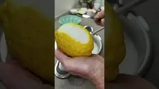 Da piccola amavo tantissimo questo dolce, nonna Carmela prepara in diretta il biancomangiare