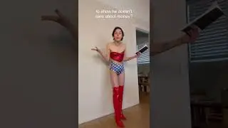❤️ Cosplay WONDER WOMAN Reads POP CULTURE Trivia 💋