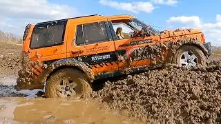 Land Rover Discovery in MUD! Stuck on Slippery Field | RC 1/10