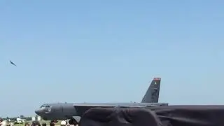 BAFB LA  B 2 Bomber Fly Over at the 2016 Defenders of Liberty Air show
