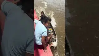 Saindo o Ferry boat depois da venda, trajeto Bel&eacute;m-santar&eacute;m