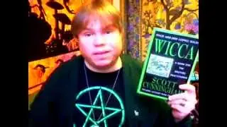 Wicca: A Guide For the Solitary Practioner by Scott Cunningham - Review by Bob Hickman Psychic
