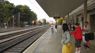 Salou Train Station , Intercity is coming, Sep 27, 2014 -   MVI 7710