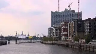 Hamburg, HafenCity, Marco-Polo-Terrassen, Blick auf Elbphilharmonie, Full HD (1080p) Videobild