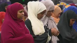 &lsquo;Super Eid&rsquo; Turns U.S. Bank Stadium Into Place Of Worship