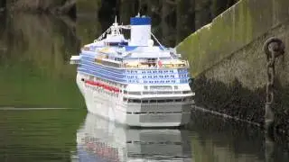 Premier Blue Coral docking - RC Cruise Ship