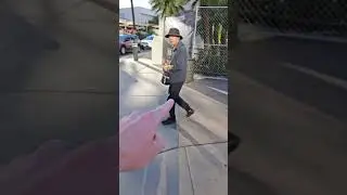 Pointing Out a Las Vegas Street Scam