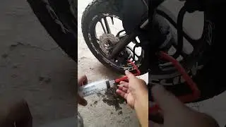 Fitting Test The Hydraulic Break Fluid Bleeder Tool On Honda Click 125i v3
