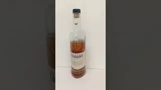 Glenfiddich 15 complex aroma. Sweet heather honey and vanilla fudge combined with rich dark fruits.