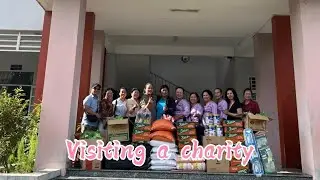 Visiting a Charity for Young Children and the Elderly ￼