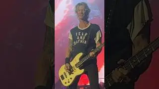 Watch Duff McKagan&rsquo;s Reaction the Moment He Got Flashed!