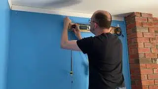 How to hang a Makelangelo plotter on a wall without nails or screws