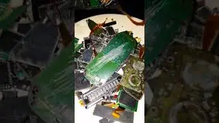 كيفية استخراج الذهب من i c والخردة بطريقة سهلة. الجزء الاول