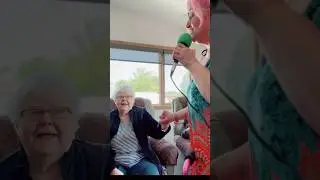 SWEET CAROLINE #neildiamond #assistedliving #musictherapy #love
