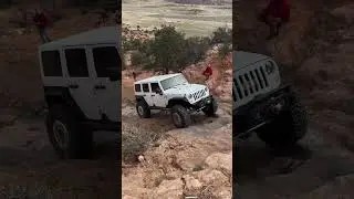 It looks like it&rsquo;s floating 😍 #jeep #wrangler #rubicon #offroad #offroading #4x4 #jeep4x4 #ejs