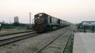 Millat Express Full High Speed with HGMU 30 Passing Bin Qasim Railway Station