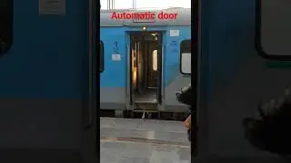 new update on shatabdi express automatically door open or close 🚪 #train #indianrailways #lhbcoaches