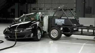 2006 Lexus IS 250/350 side IIHS crash test
